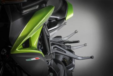 2020-MV-Agusta-Dragster-800-RR-SCS-First-Look-sport-motorcycles-quickshifter-autoclutch-3