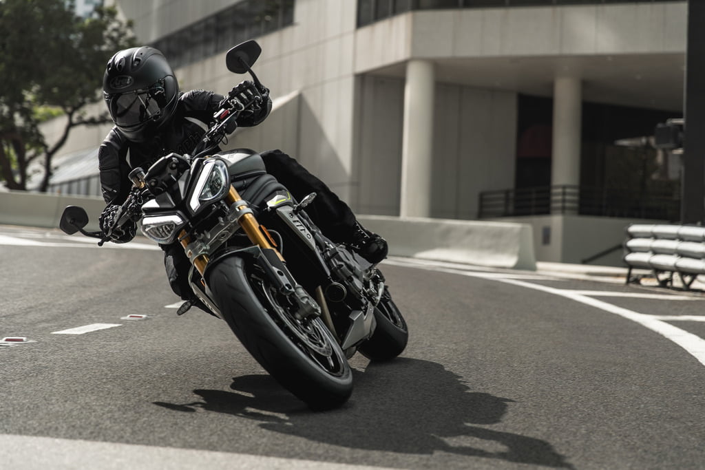 Speed-Triple-1200-RS---Hero-Riding-14 (1) Speed-Triple-1200-RS---Hero-Riding-14 (1)