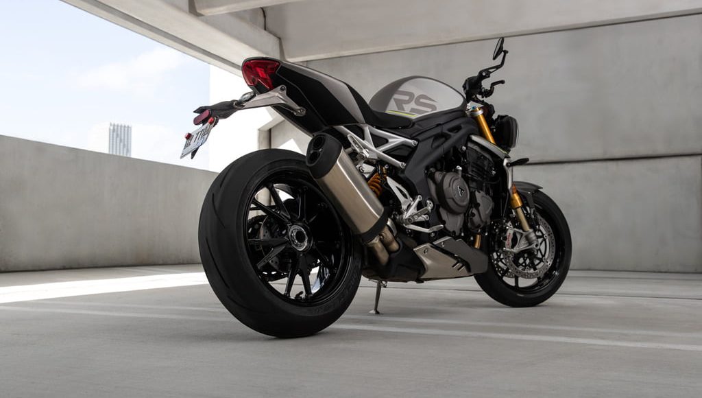 Speed-Triple-1200-RS---Hero-Static-8 Speed-Triple-1200-RS---Hero-Static-8