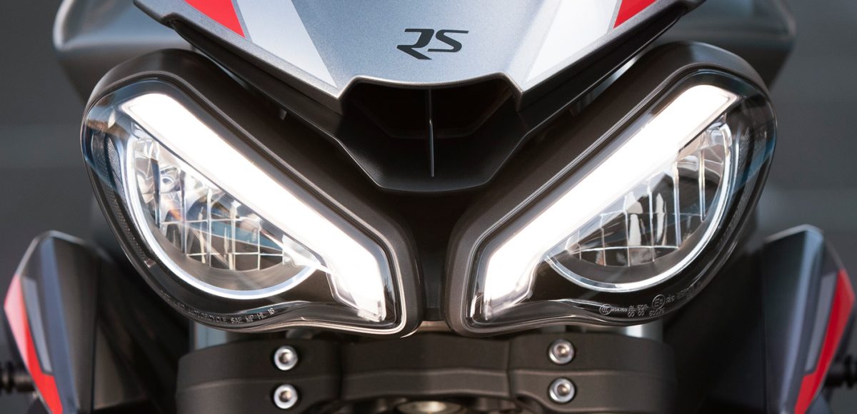 Street-Triple-RS-20MY-Variant-Page-Twin-LED-Headlights-1410x793px