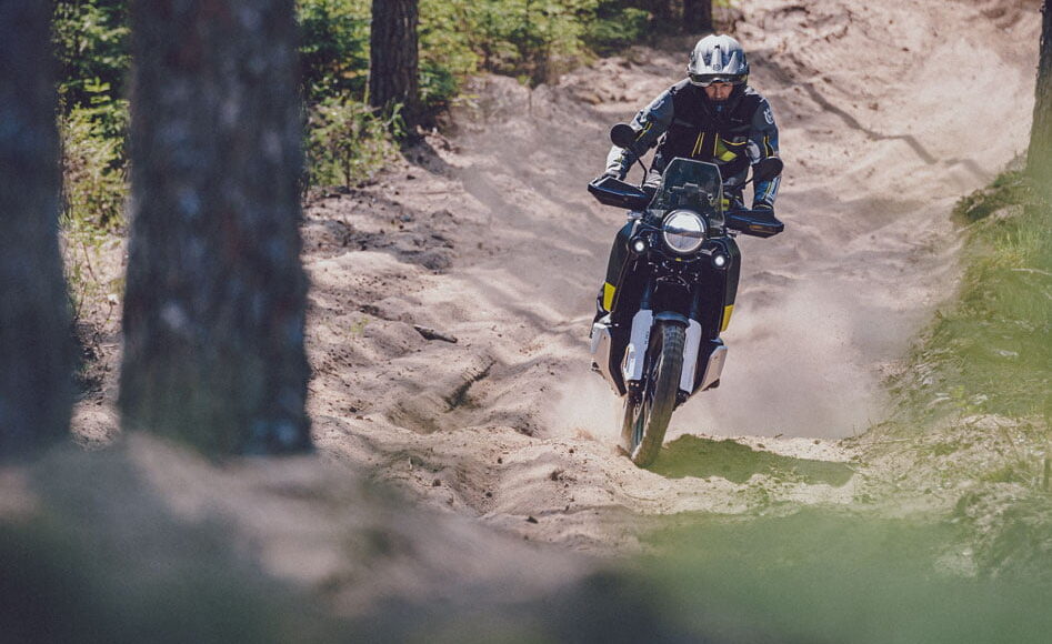 PHO_BIKE_DET_norden901-feature-offroad-abs-my21_#SALL_#AEPI_#V1 PHO_BIKE_DET_norden901-feature-offroad-abs-my21_#SALL_#AEPI_#V1
