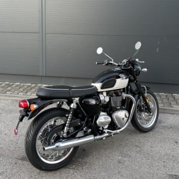 Bonneville T120 black white