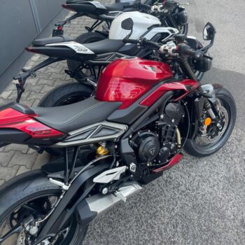 StreetTriplered1c