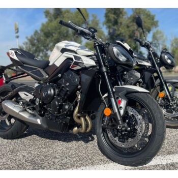 StreetTriplewhite1c