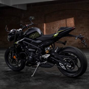 Street Triple RS black 2