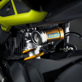 StreetTriple_Moto2_MY26_OhlinsPiggyback_Landscape StreetTriple_Moto2_MY26_OhlinsPiggyback_Landscape