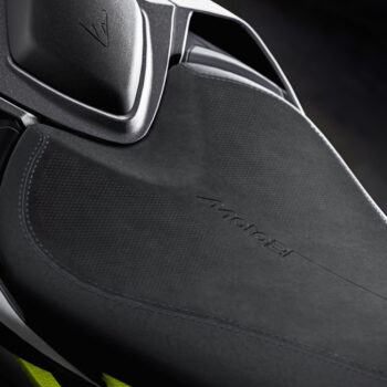 StreetTriple_Moto2_MY26_Seat_Landscape StreetTriple_Moto2_MY26_Seat_Landscape